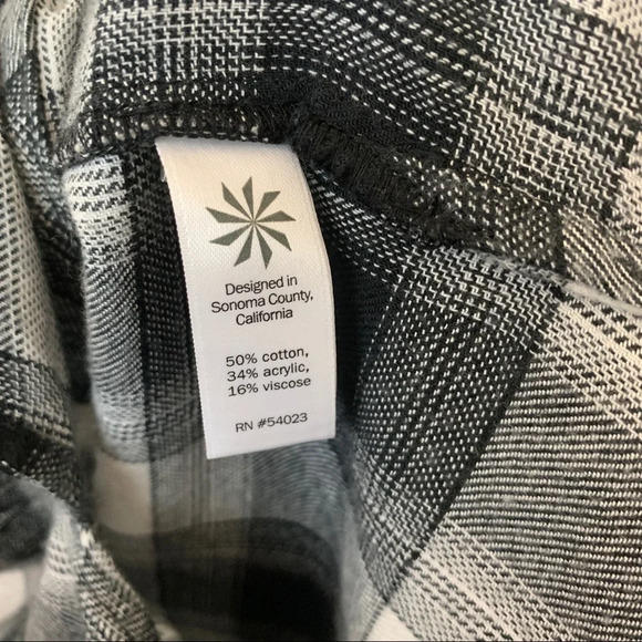 Athleta Plaid Long Sleeve Button Down Flannel Top size XS - Picture 5 of 6